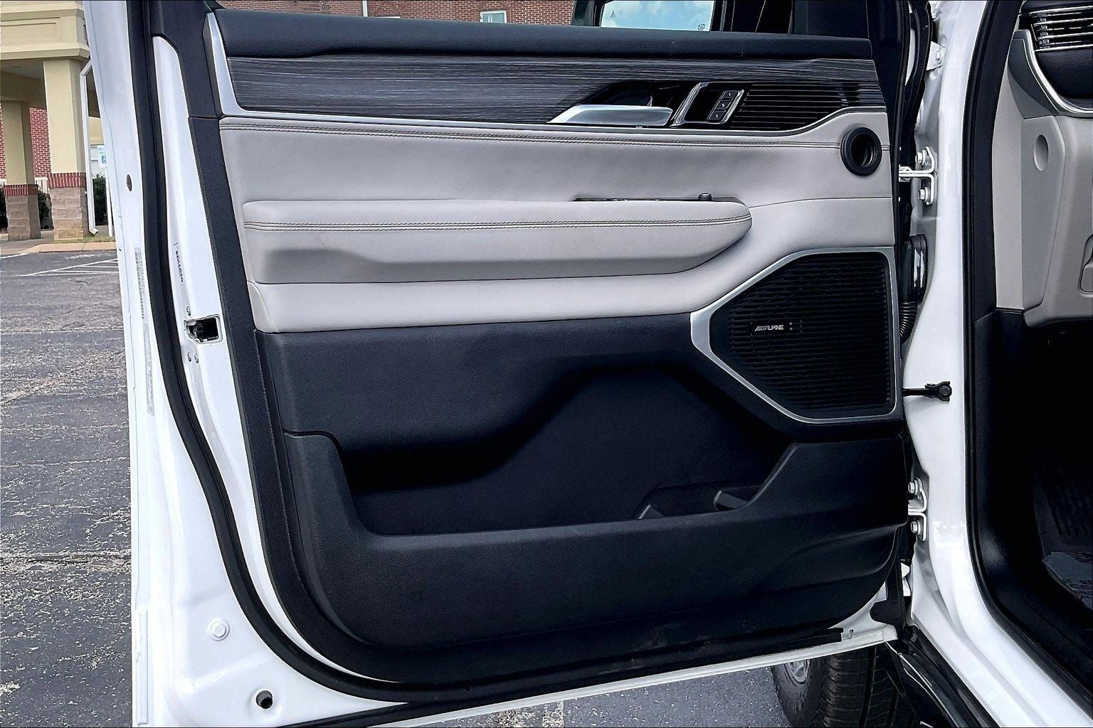 2024 Jeep Wagoneer Series II