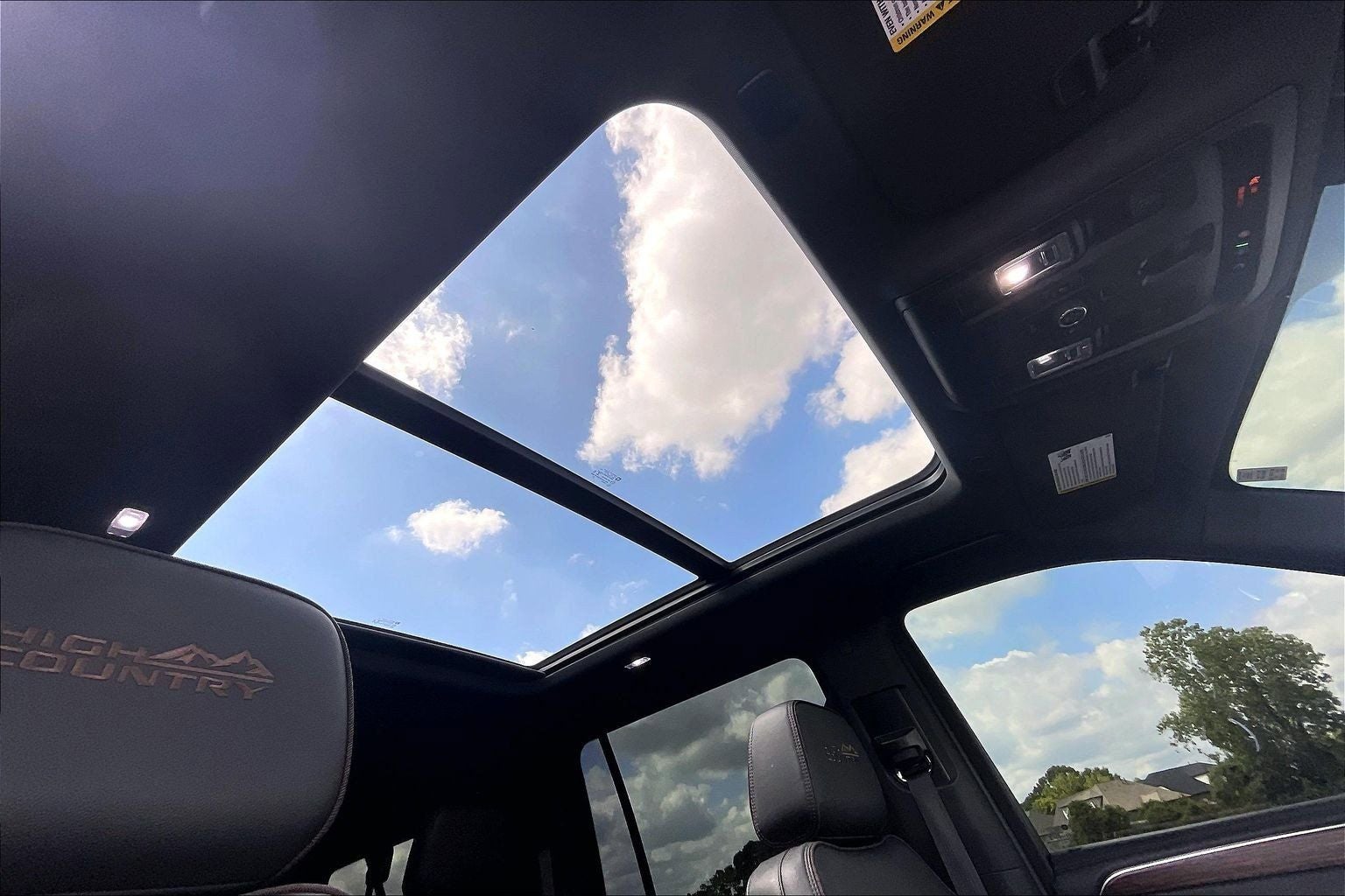 2022 Chevrolet Suburban High Country