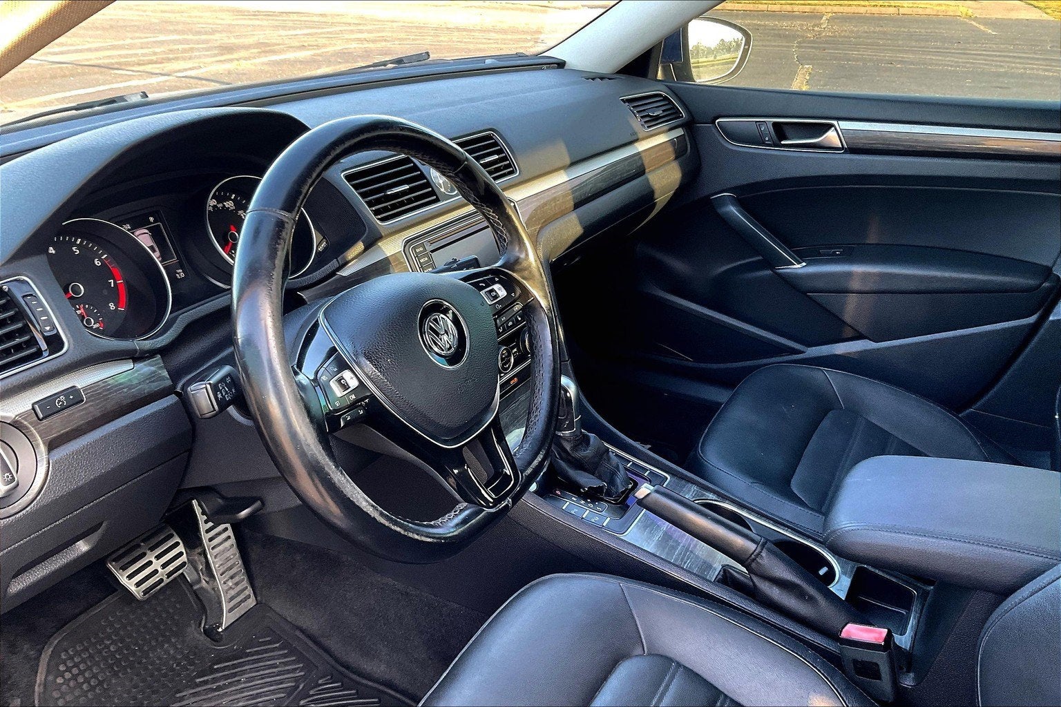 2017 Volkswagen Passat SEL Premium