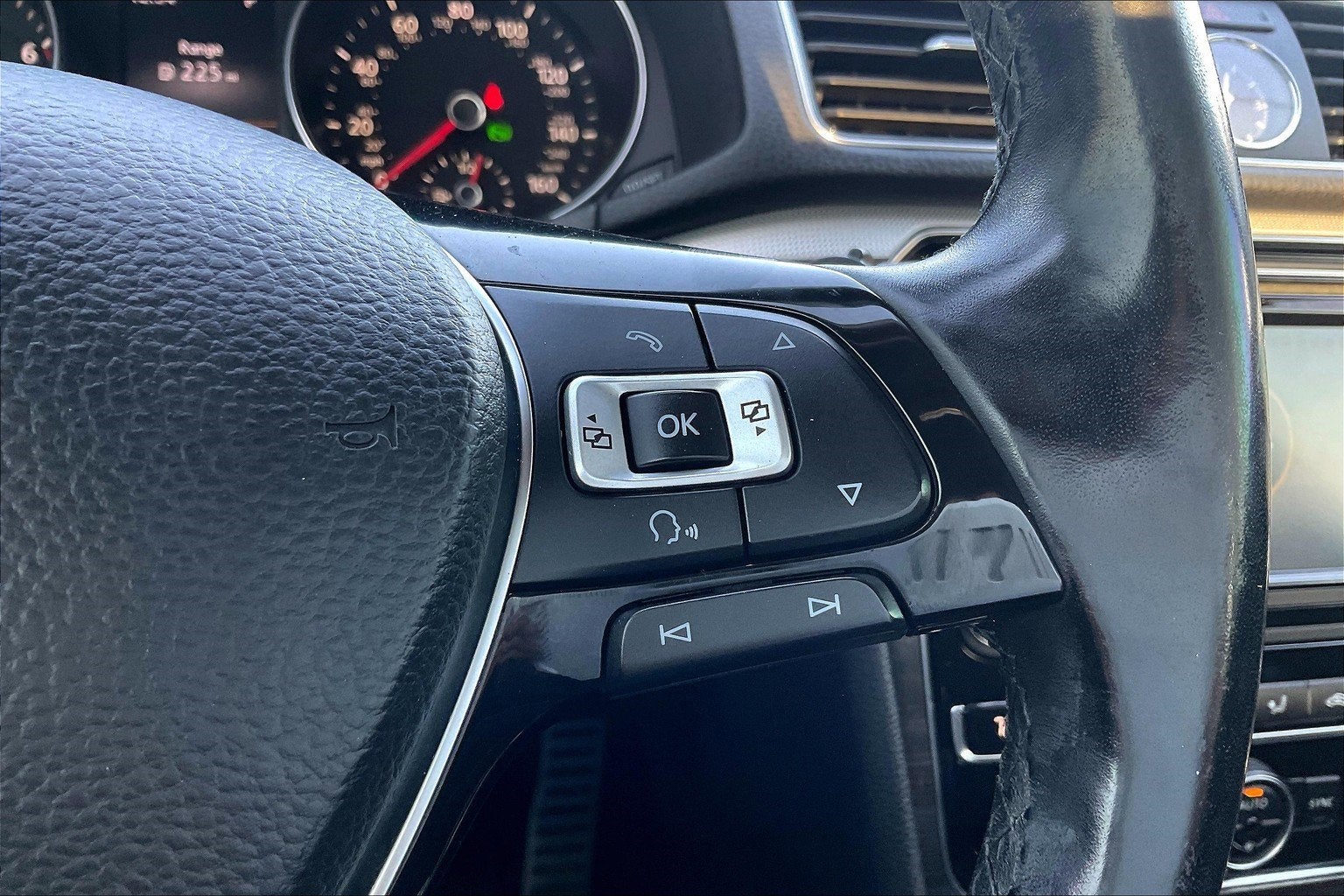 2017 Volkswagen Passat SEL Premium