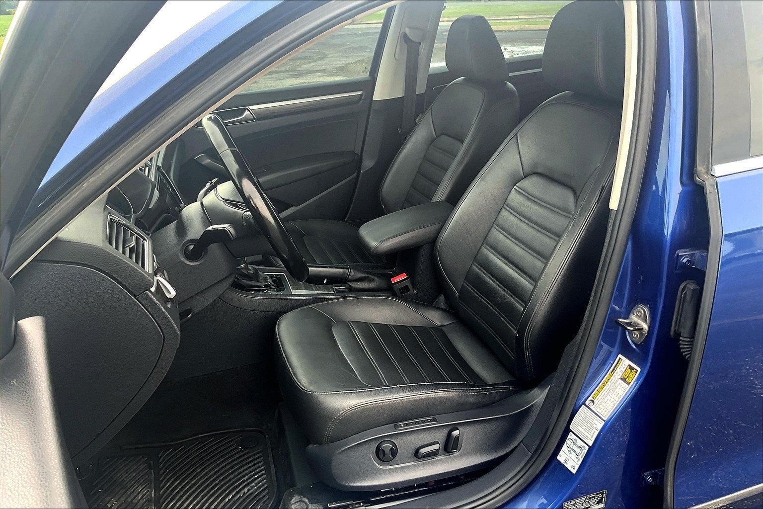 2017 Volkswagen Passat SEL Premium