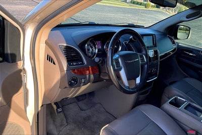 2012 Chrysler Town & Country Touring