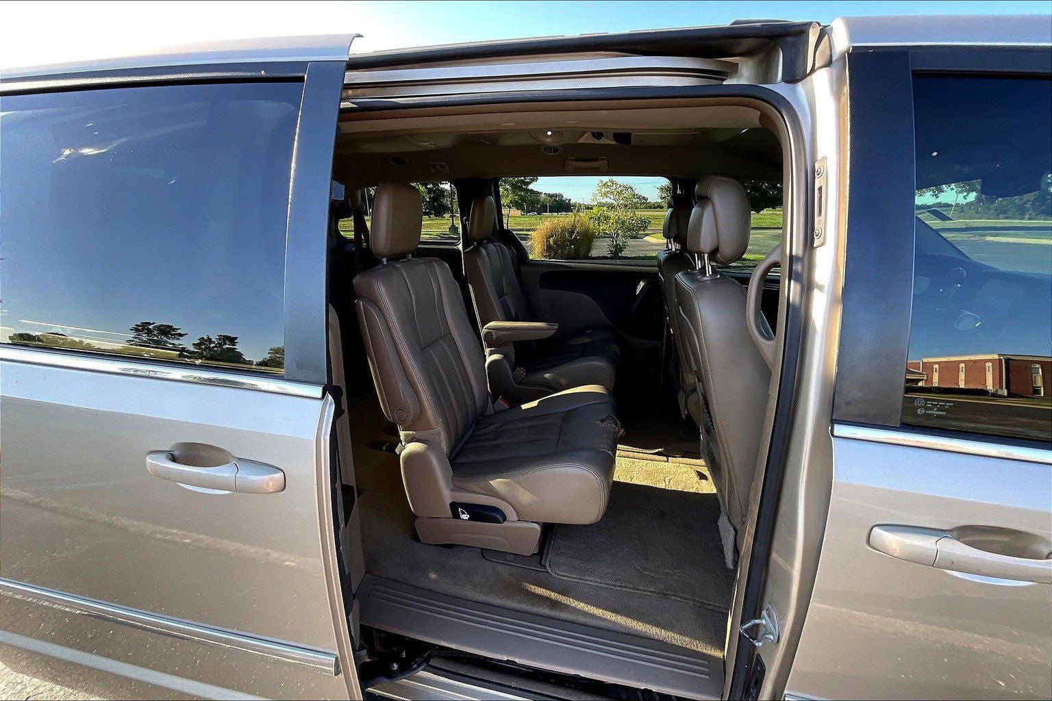 2012 Chrysler Town & Country Touring