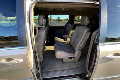 2012 Chrysler Town & Country Touring