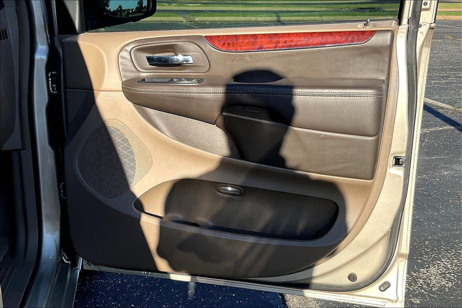 2012 Chrysler Town & Country Touring