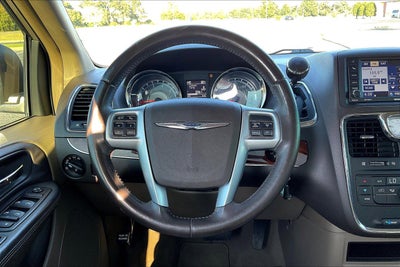 2012 Chrysler Town & Country Touring