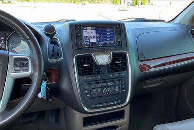 2012 Chrysler Town & Country Touring