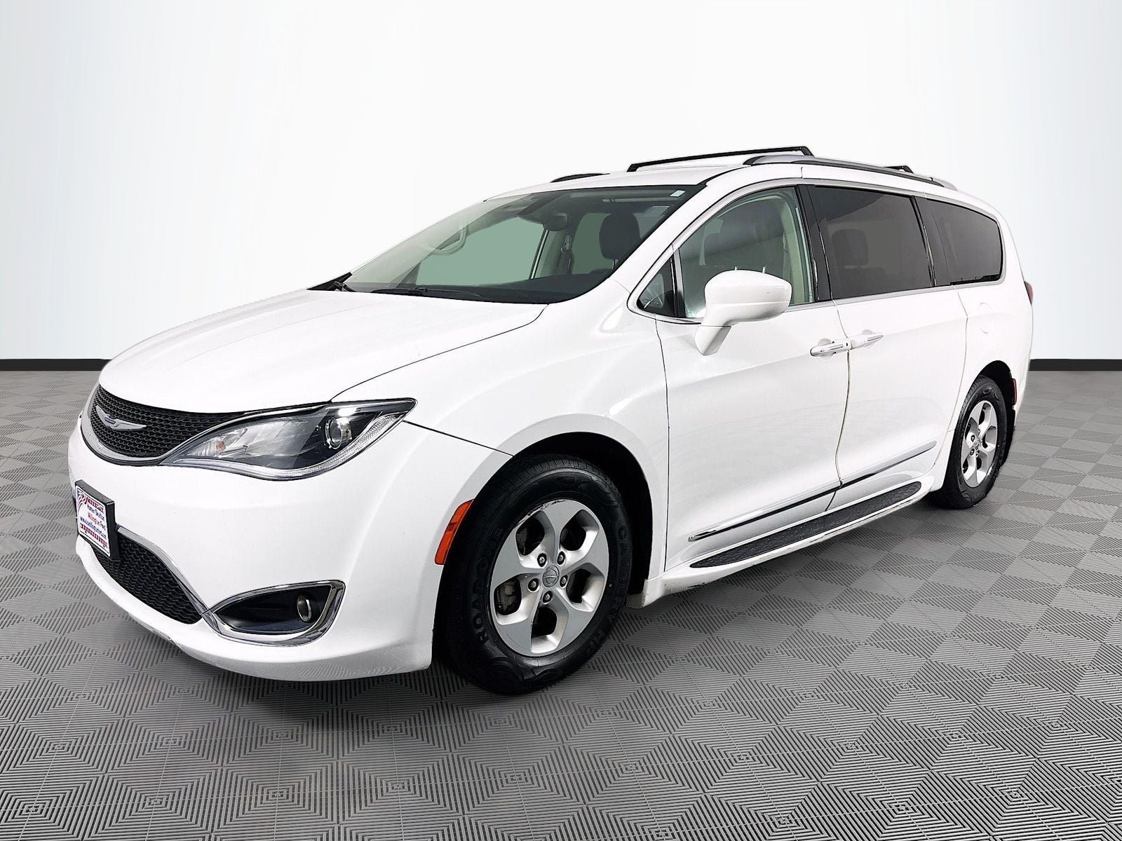 2017 Chrysler Pacifica Touring L Plus