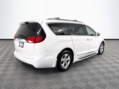 2017 Chrysler Pacifica Touring L Plus