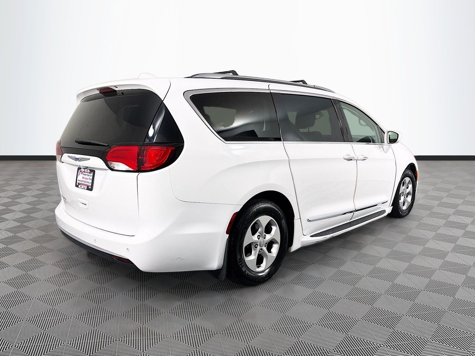 2017 Chrysler Pacifica Touring L Plus