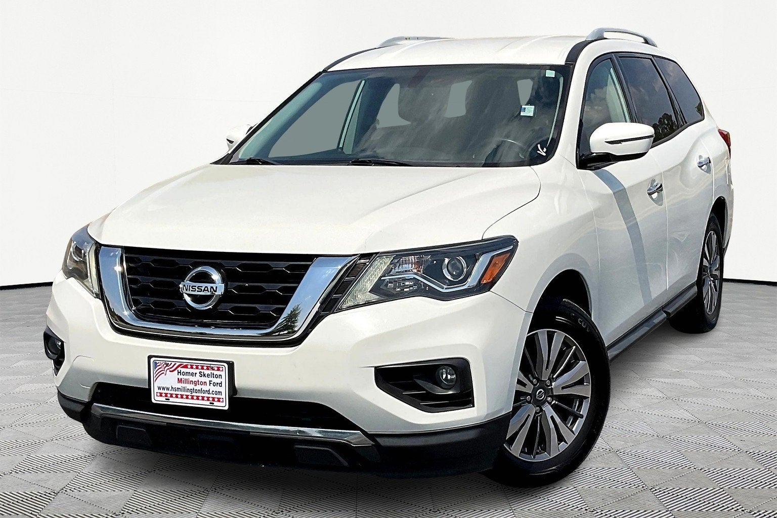 2019 Nissan Pathfinder SV