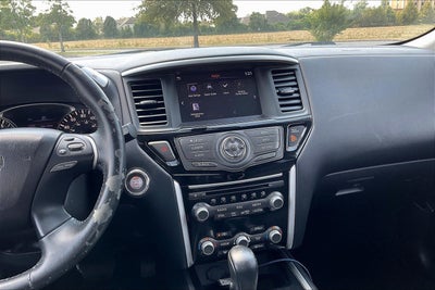 2019 Nissan Pathfinder SV