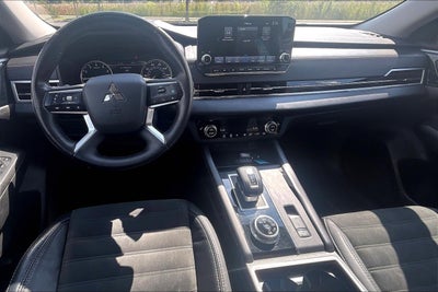 2022 Mitsubishi Outlander SE