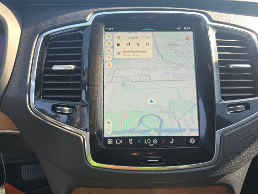 2024 Volvo XC90 B6 Plus Bright Theme