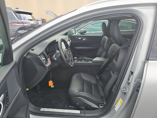 2025 Volvo V60 Cross Country B5 Plus