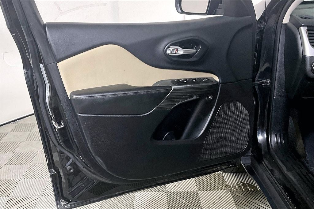 2015 Jeep Cherokee Sport