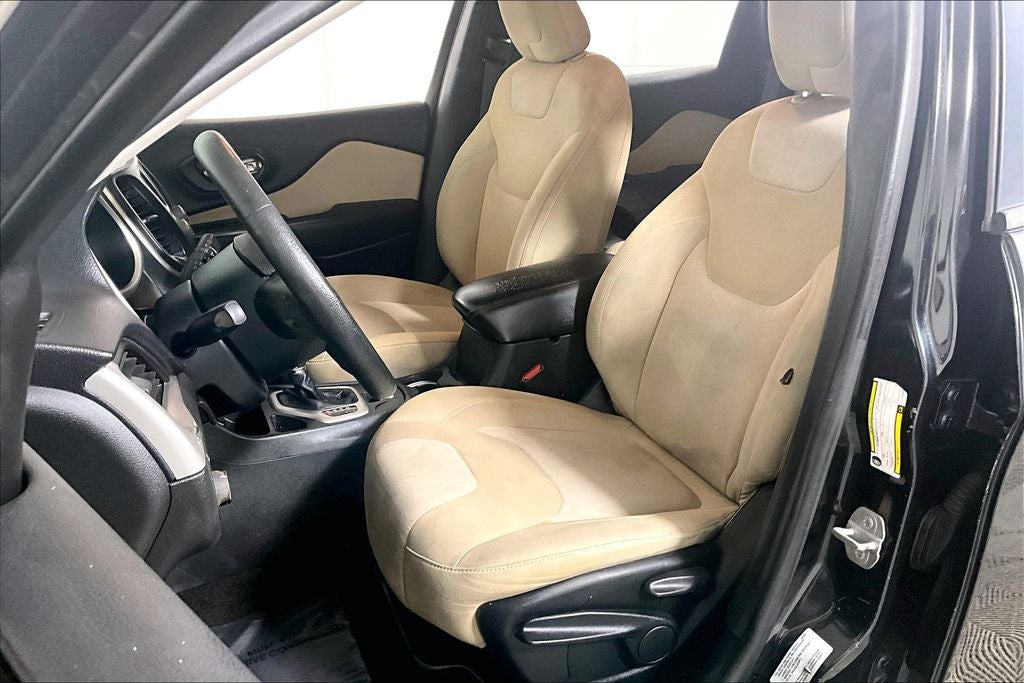 2015 Jeep Cherokee Sport