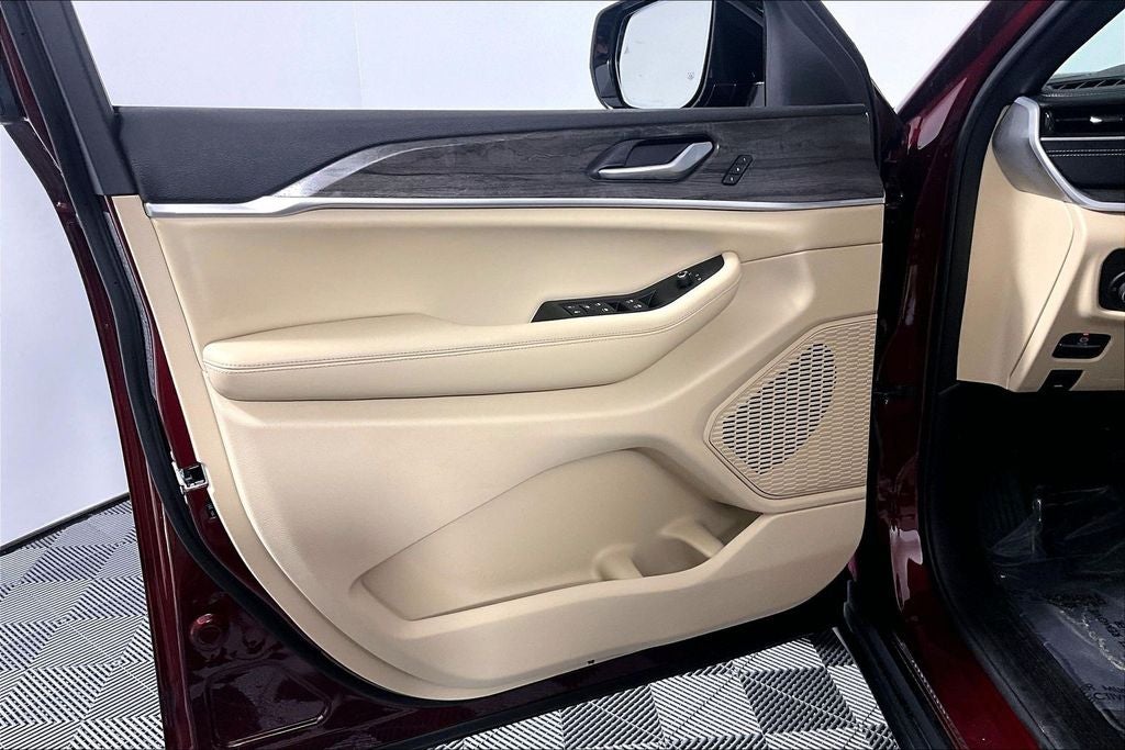2025 Jeep Grand Cherokee L Limited - Photo 23