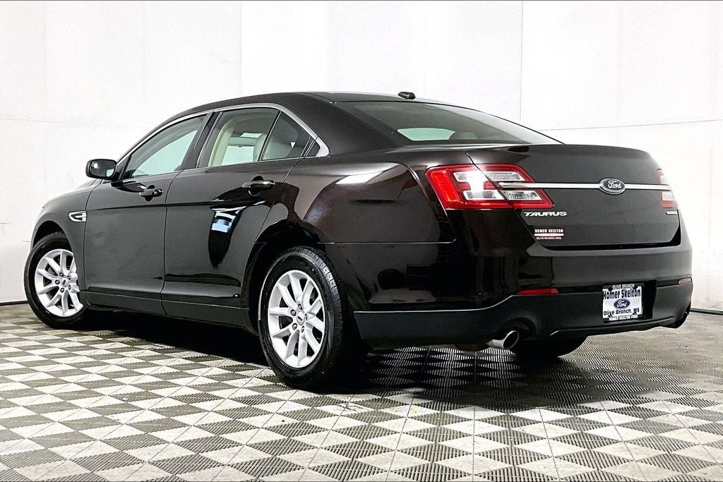 2013 Ford Taurus SE