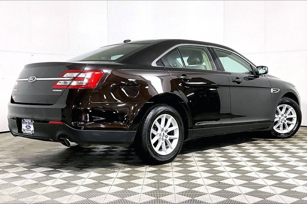 2013 Ford Taurus SE