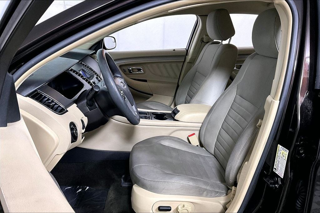 2013 Ford Taurus SE