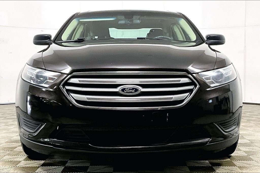 2013 Ford Taurus SE