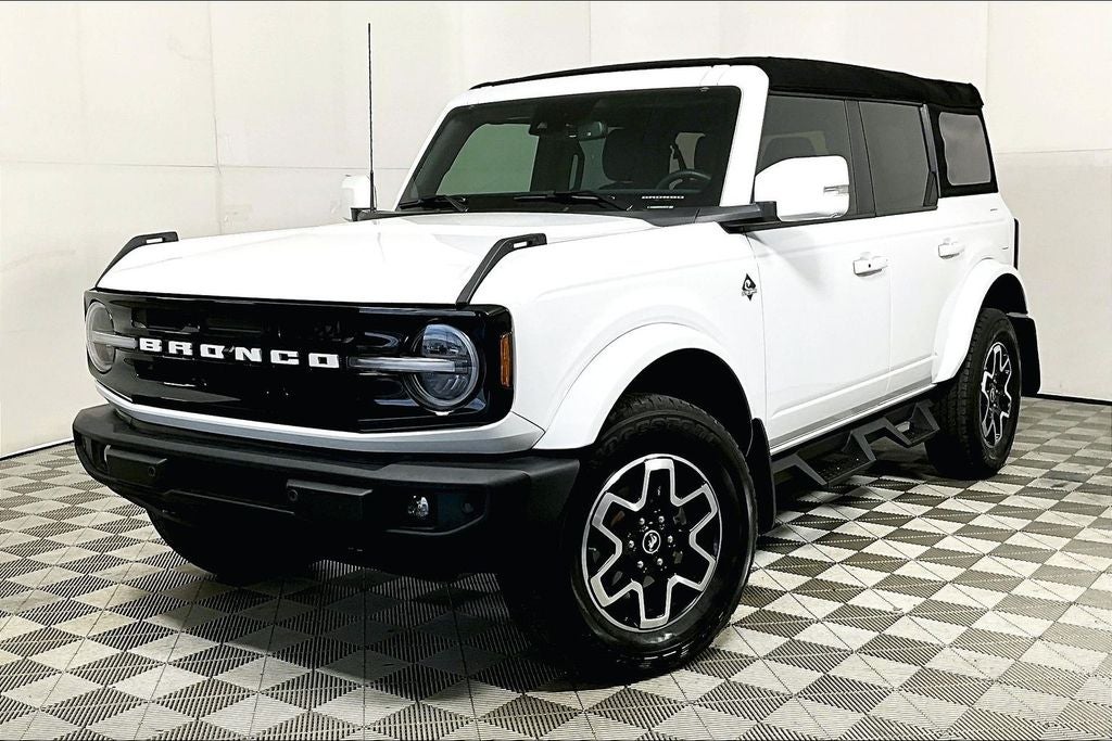 2024 Ford Bronco Outer Banks