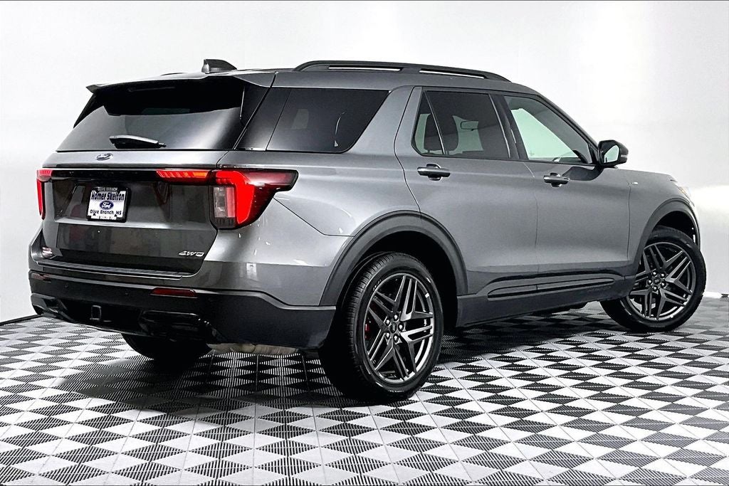 2025 Ford Explorer ST-LINE - Photo 12