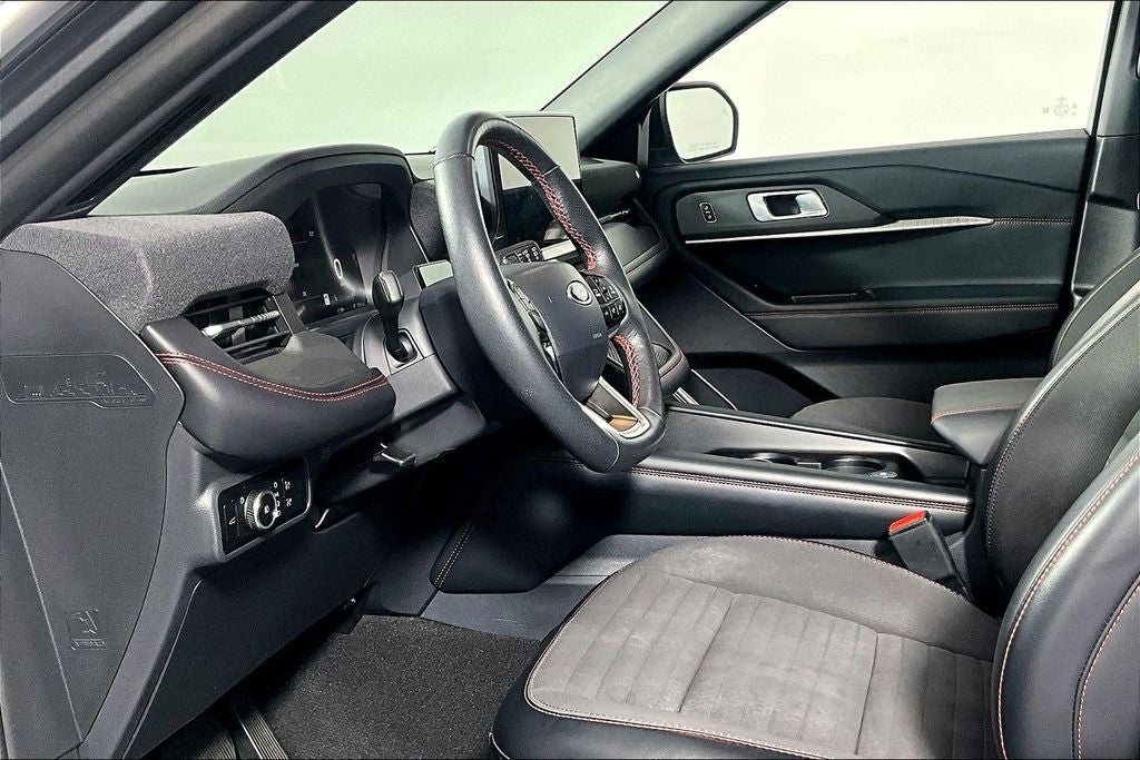 2025 Ford Explorer ST-LINE - Photo 13