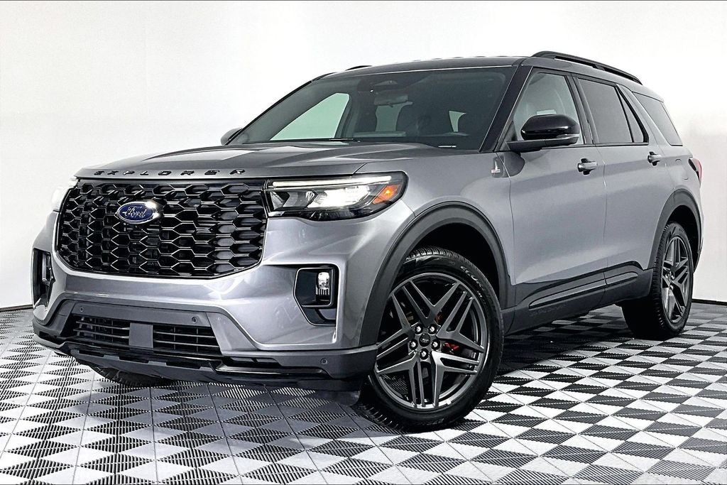 2025 Ford Explorer ST-LINE - Photo 2