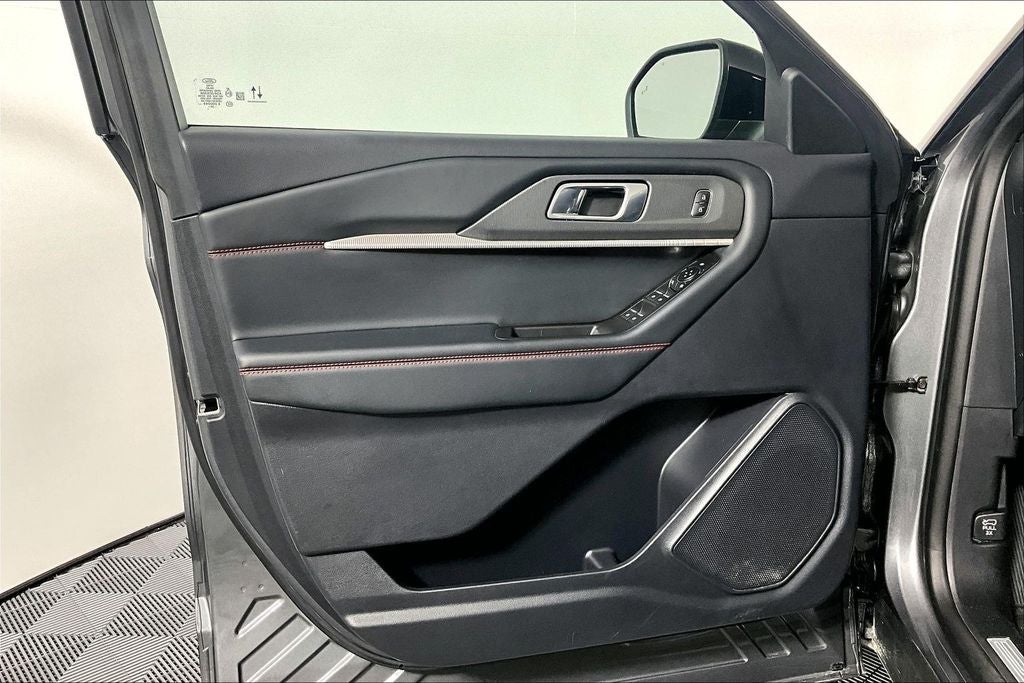 2025 Ford Explorer ST-LINE - Photo 23