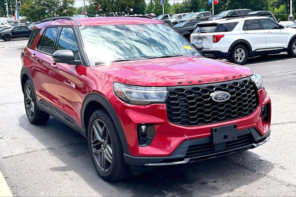 2025 Ford Explorer ST-LINE 4WD (PL535)'s photo
