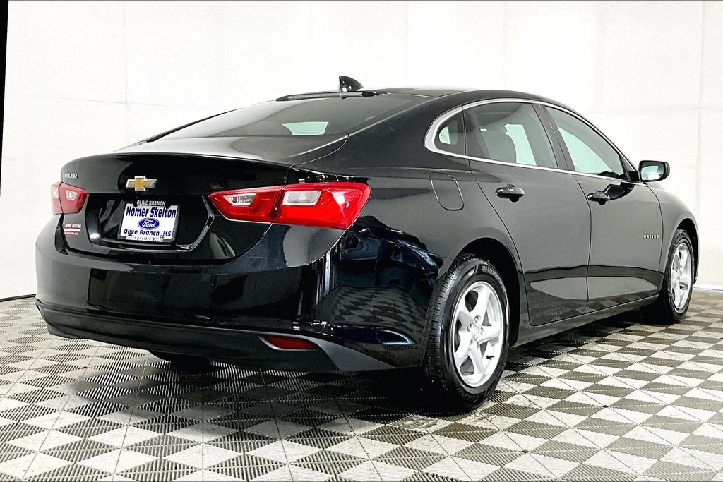 2017 Chevrolet Malibu LS 1LS