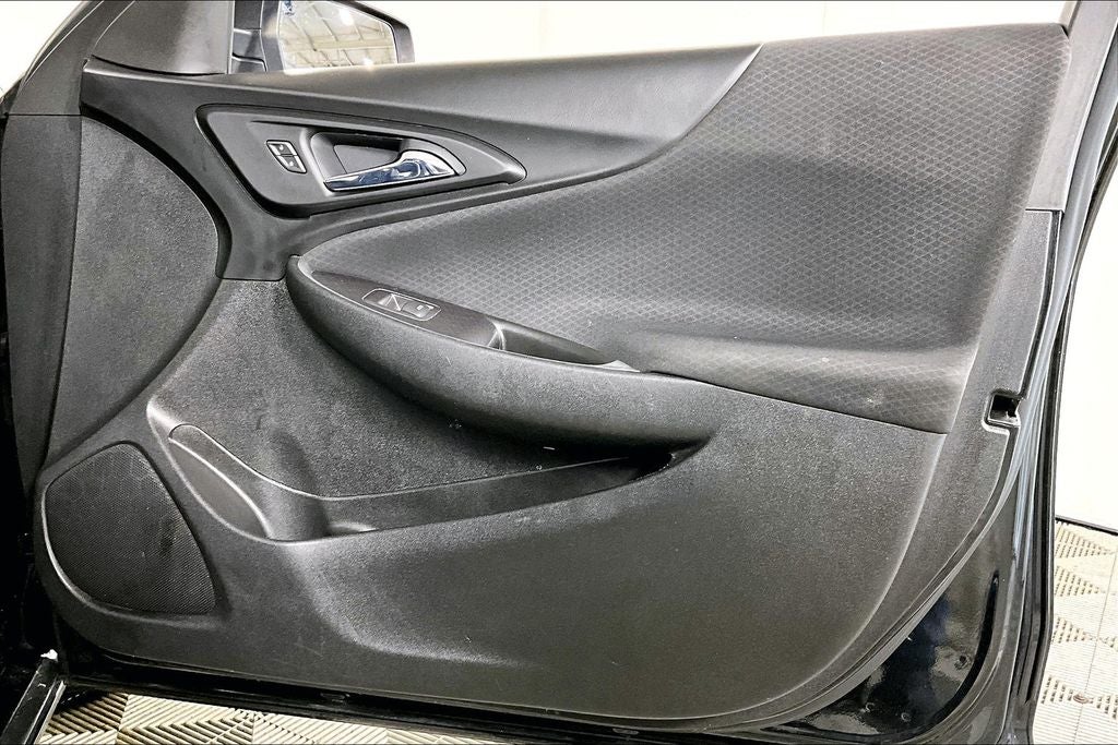 2017 Chevrolet Malibu LS 1LS