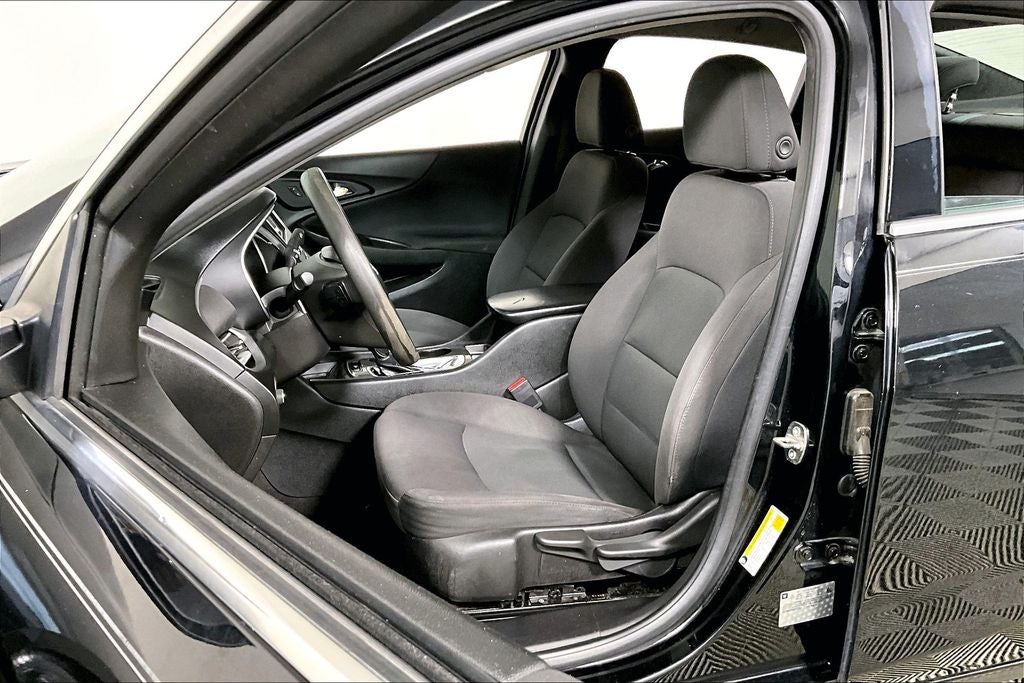 2017 Chevrolet Malibu LS 1LS