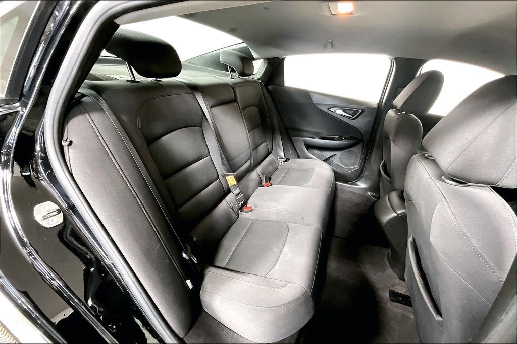 2017 Chevrolet Malibu LS 1LS