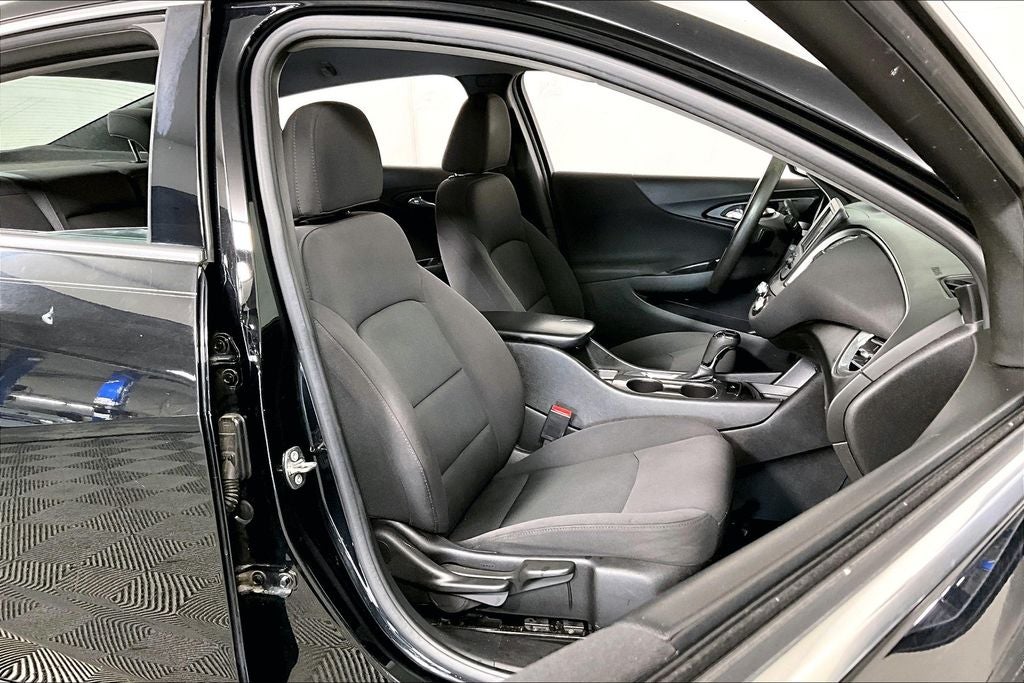 2017 Chevrolet Malibu LS 1LS