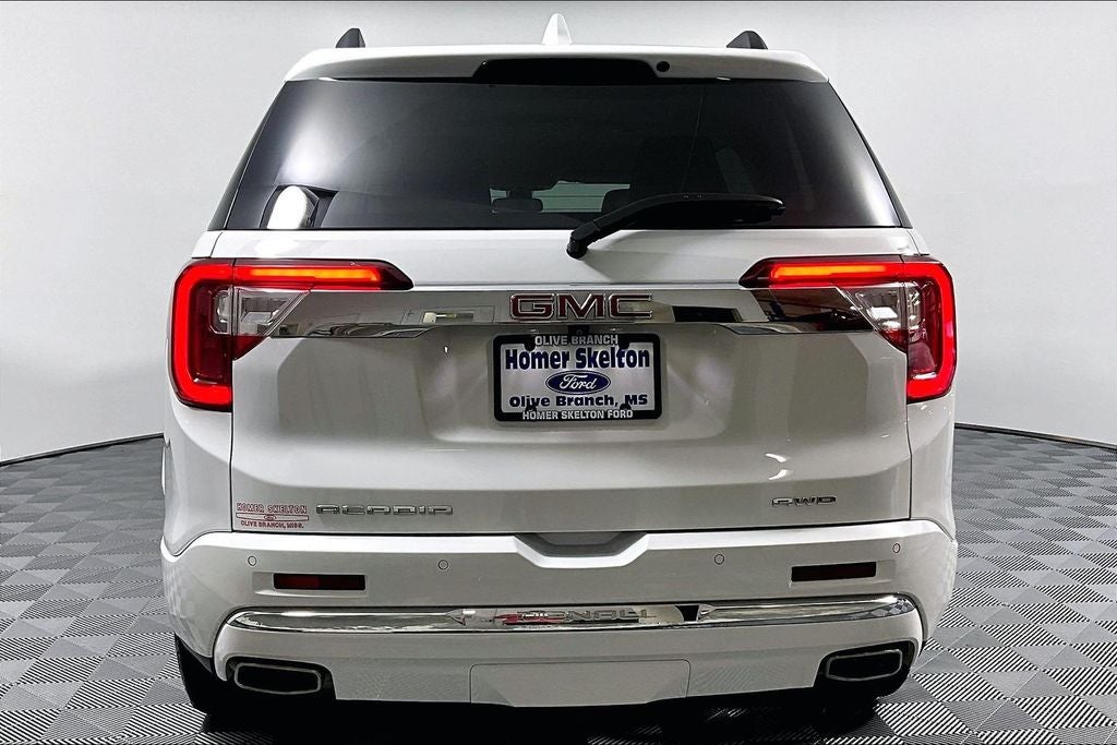 2023 GMC Acadia Denali