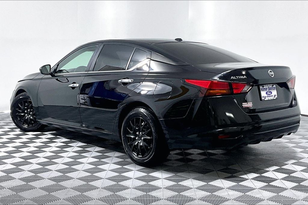 2019 Nissan Altima S - Photo 11
