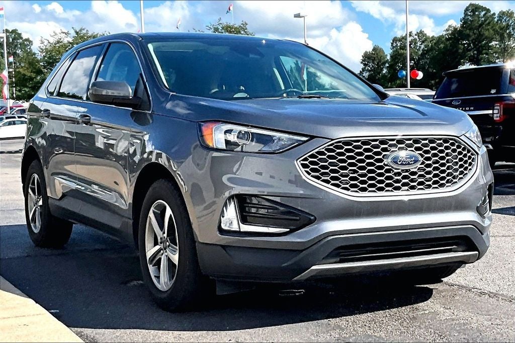 2024 Ford Edge SEL AWD's photo