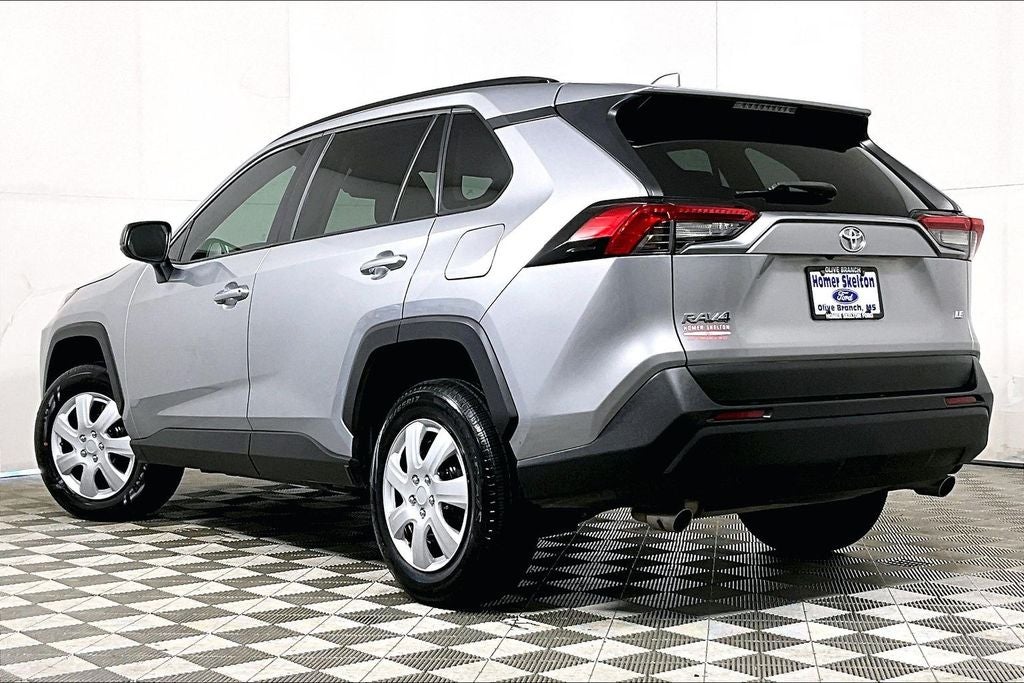 2020 Toyota RAV4 LE