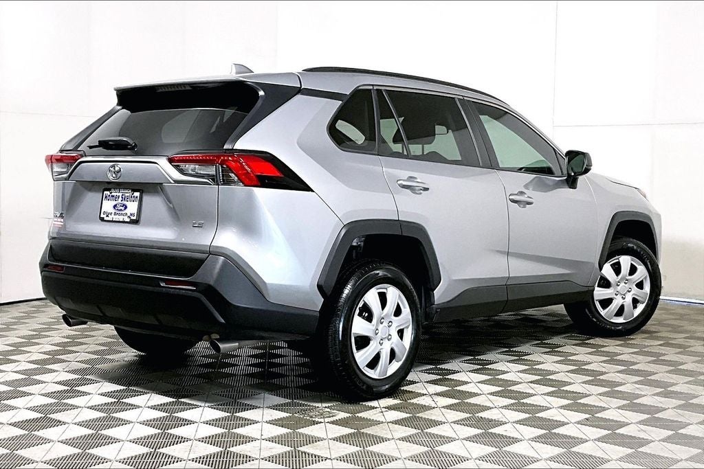 2020 Toyota RAV4 LE