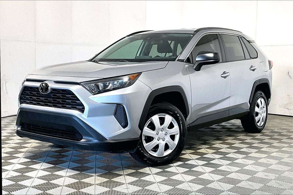 2020 Toyota RAV4 LE