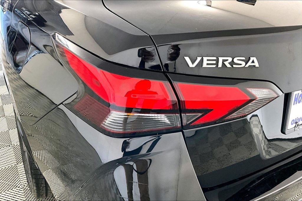 2021 Nissan Versa 1.6 SV
