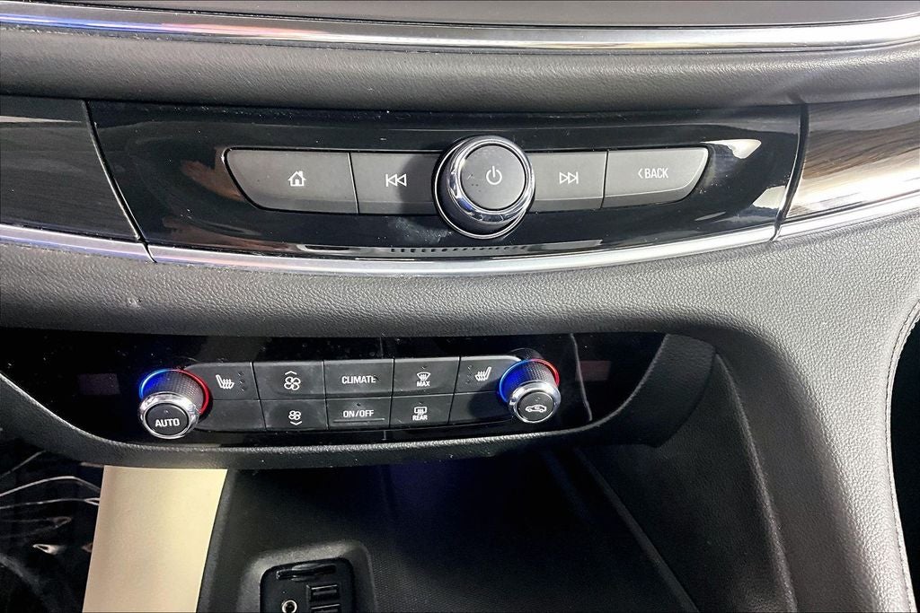 2020 Buick Enclave Essence