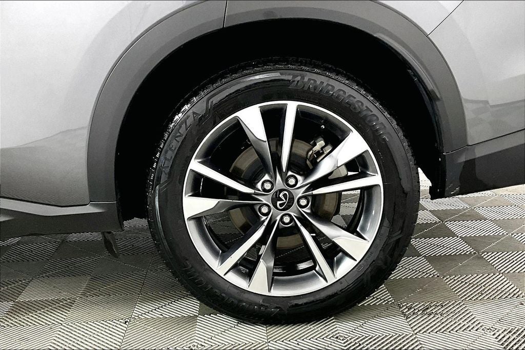 2024 INFINITI QX60 LUXE