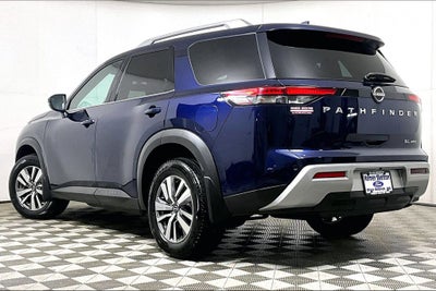 2022 Nissan Pathfinder SL