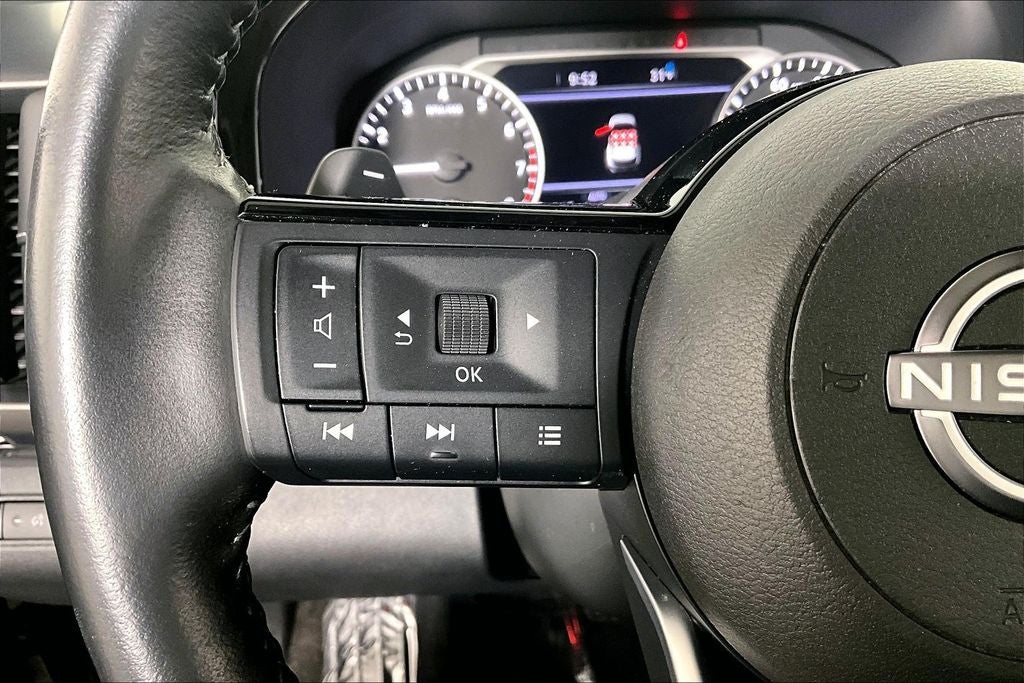 2022 Nissan Pathfinder SL