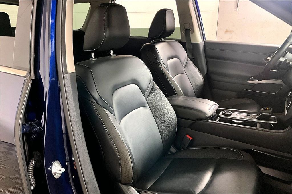 2022 Nissan Pathfinder SL