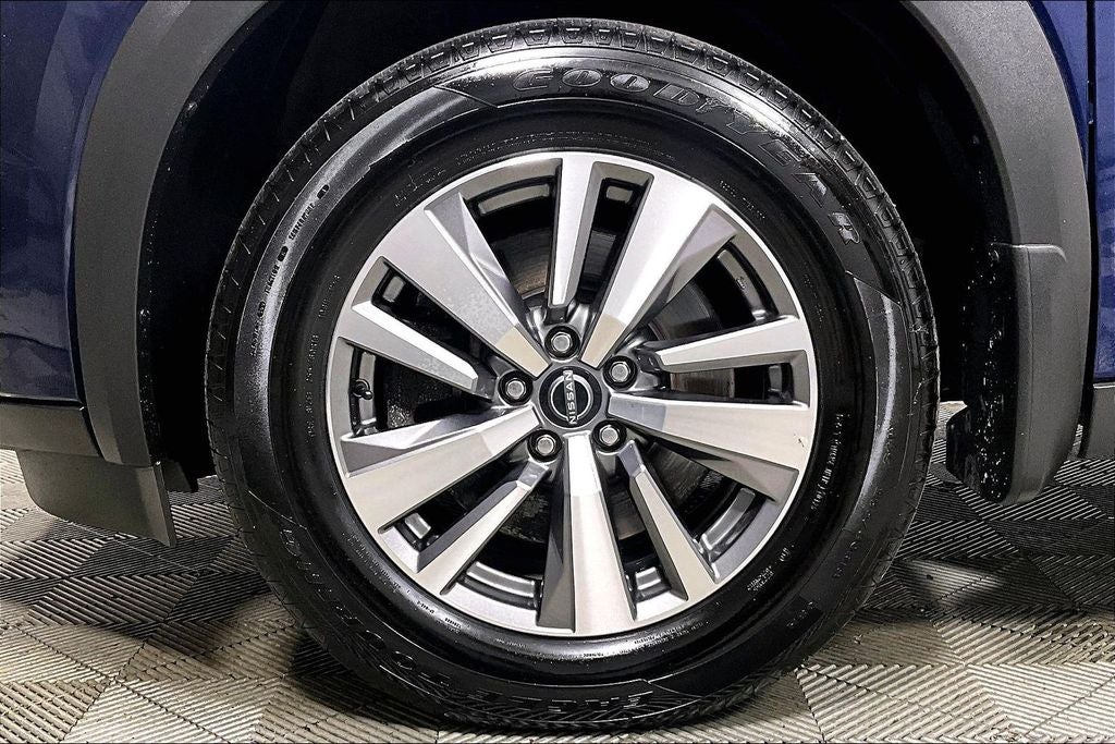 2022 Nissan Pathfinder SL